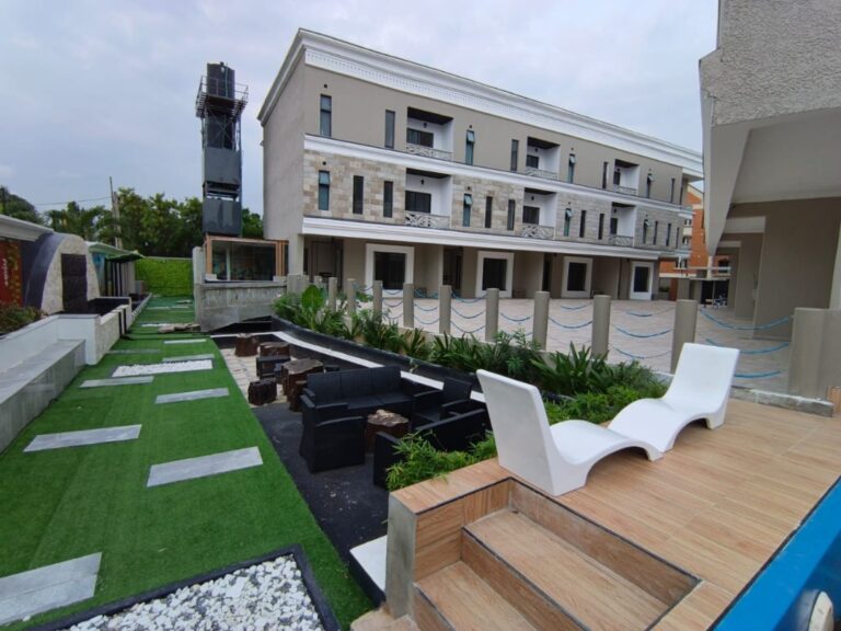 Luxurious 5 Bedroom Terraces